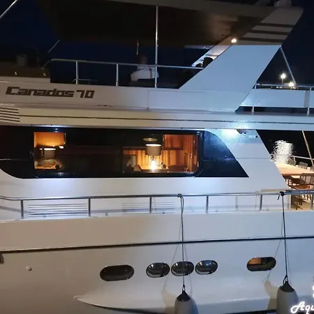 Yacht Aquamarina La Rochelle Botel La Rochelle (Charente-Maritime)
